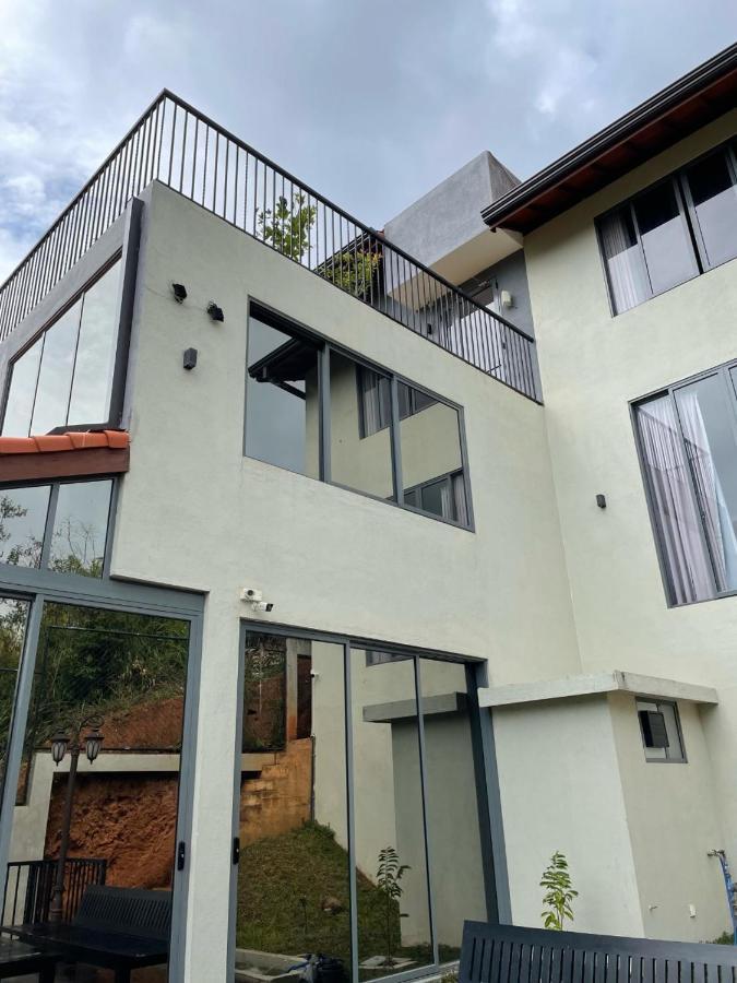 Bellaxy Ceylon Bed & Breakfast Exterior photo
